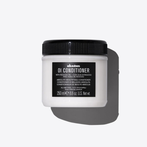 Davines Oi Gift Set With All-In-One-Milk